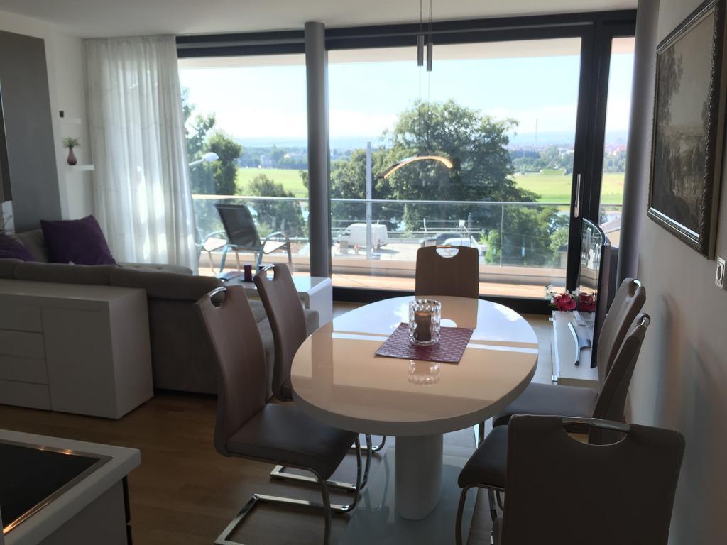 Wohnung Mit Weitblick เดรสเดน ภายนอก รูปภาพ